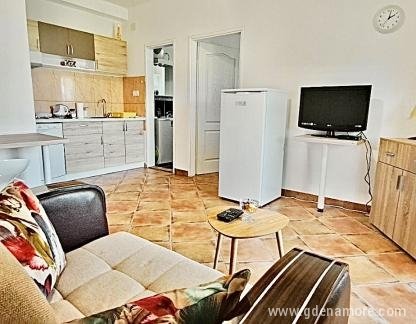 Apartmani Souc, Magán szállás a községben Krašići, Montenegró - APT 1-1